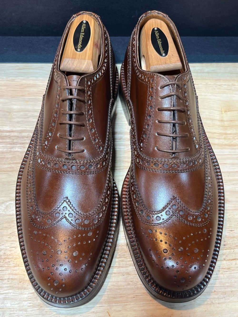 Barney's New York Brown Wingtip Oxford Men’s Shoes Made in Italy Size 9M NWOB